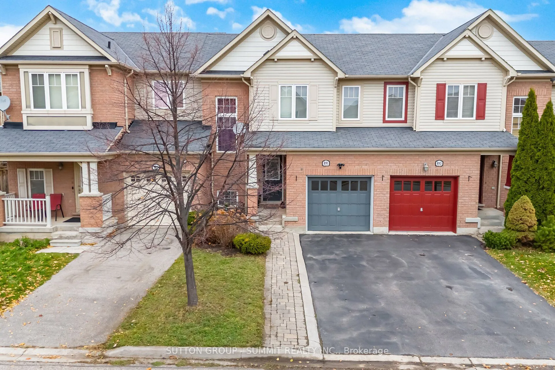 Att/Row/Townhouse 3 bedroom 4 bathroom at 891 McEwan Drive in Milton - MLS# W12567576