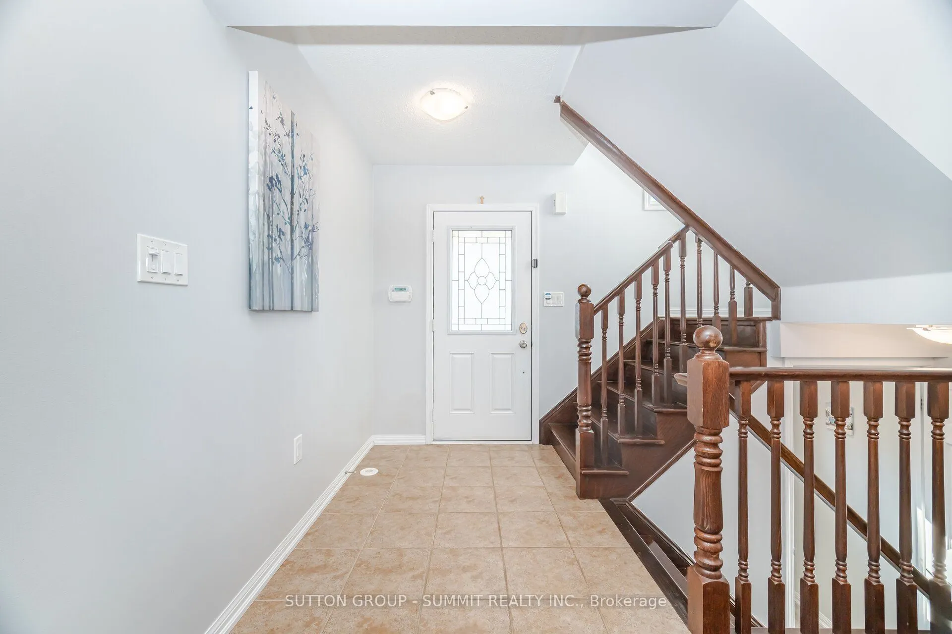 Att/Row/Townhouse interior view at 891 McEwan Drive Milton