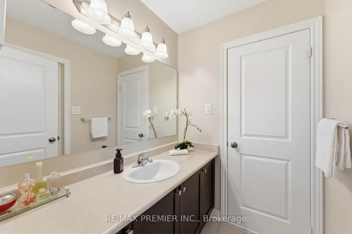 31 Boyces Creek Court, ON L7C 3S2