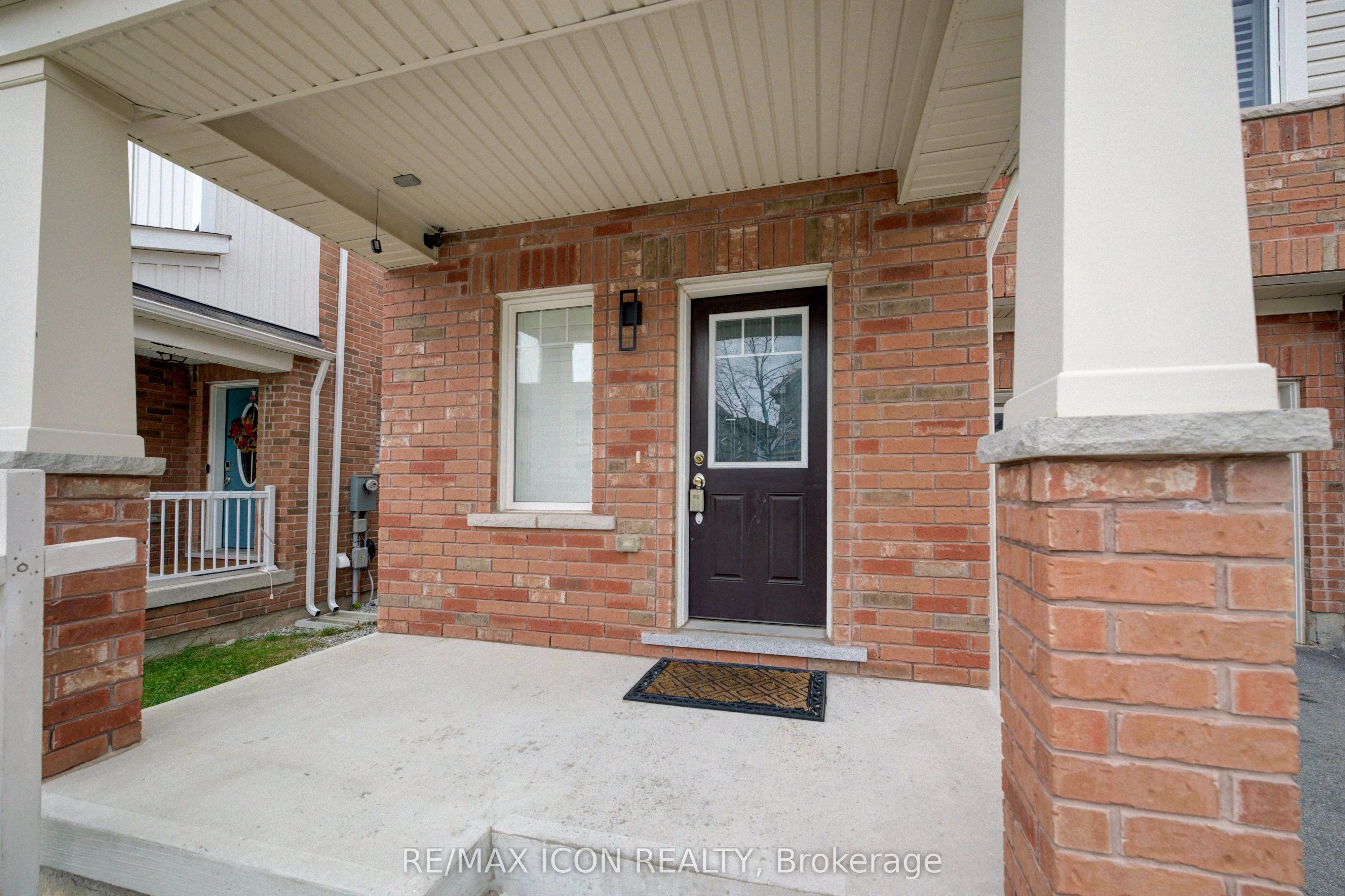 Att/Row/Townhouse interior view at 302 Jean Landing Milton