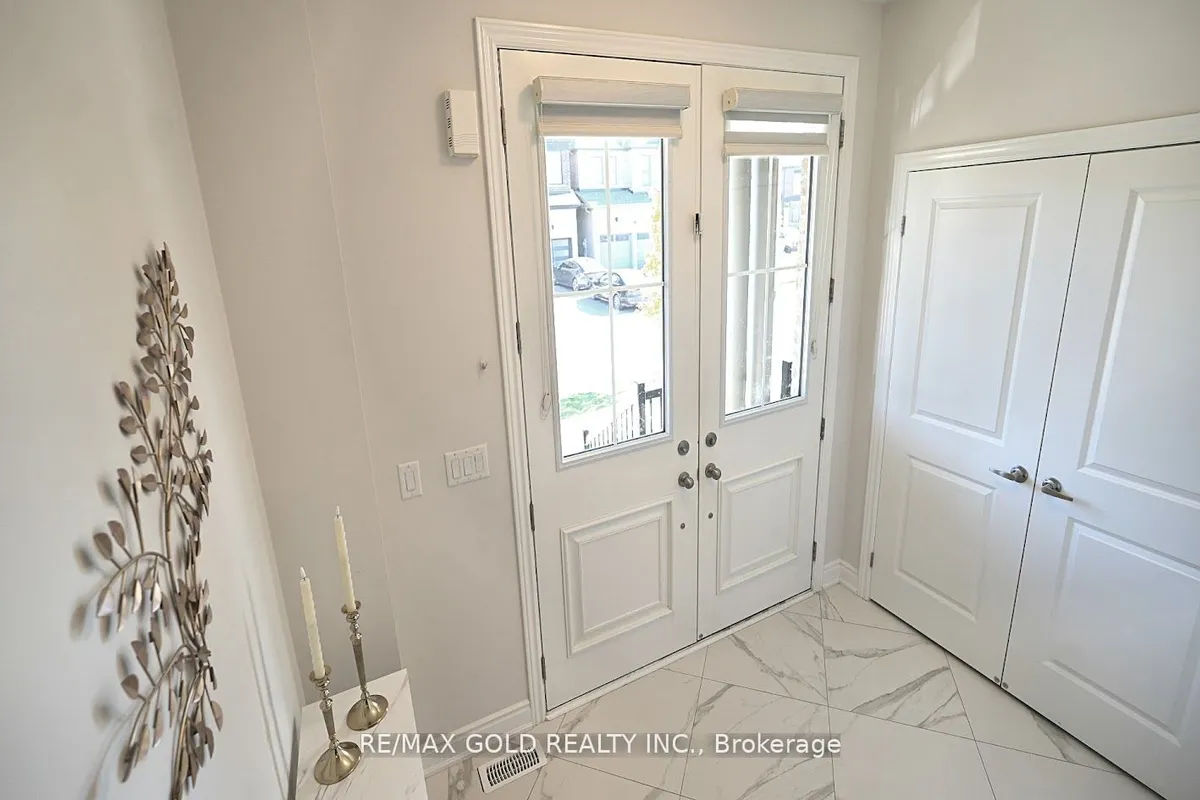 6 Del Grappa Street, ON L7C 4L1