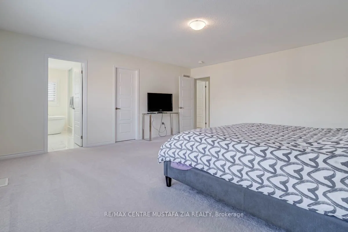 Detached living room at 688 Kennedy Circle Milton