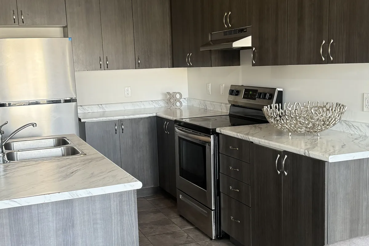 9 Phyllis Drive, ON L7C 4E3