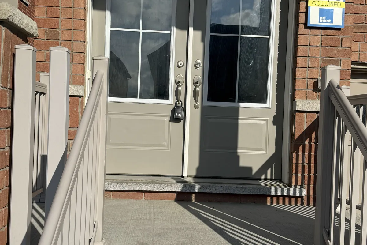 9 Phyllis Drive, ON L7C 4E3