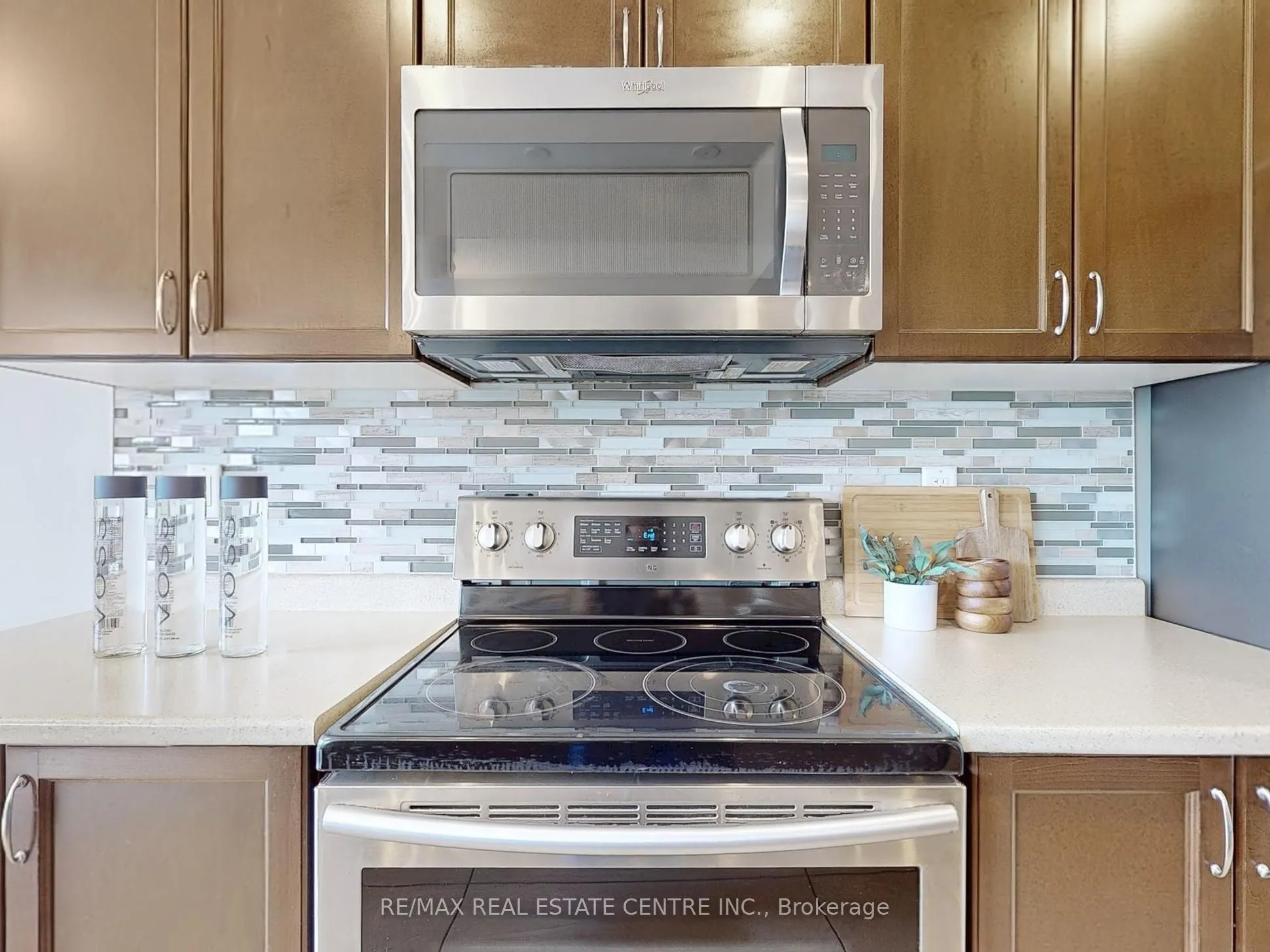Detached kitchen at 1538 Clitherow Street Milton