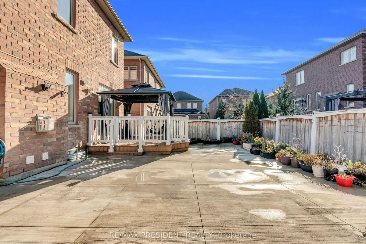 146 George Robinson Drive, ON L6Y 2X6