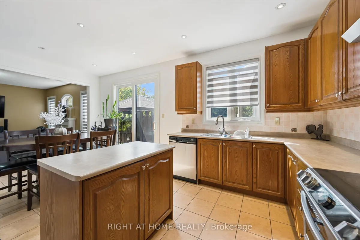 38 Cape Dorset Crescent, ON L6R 3L2