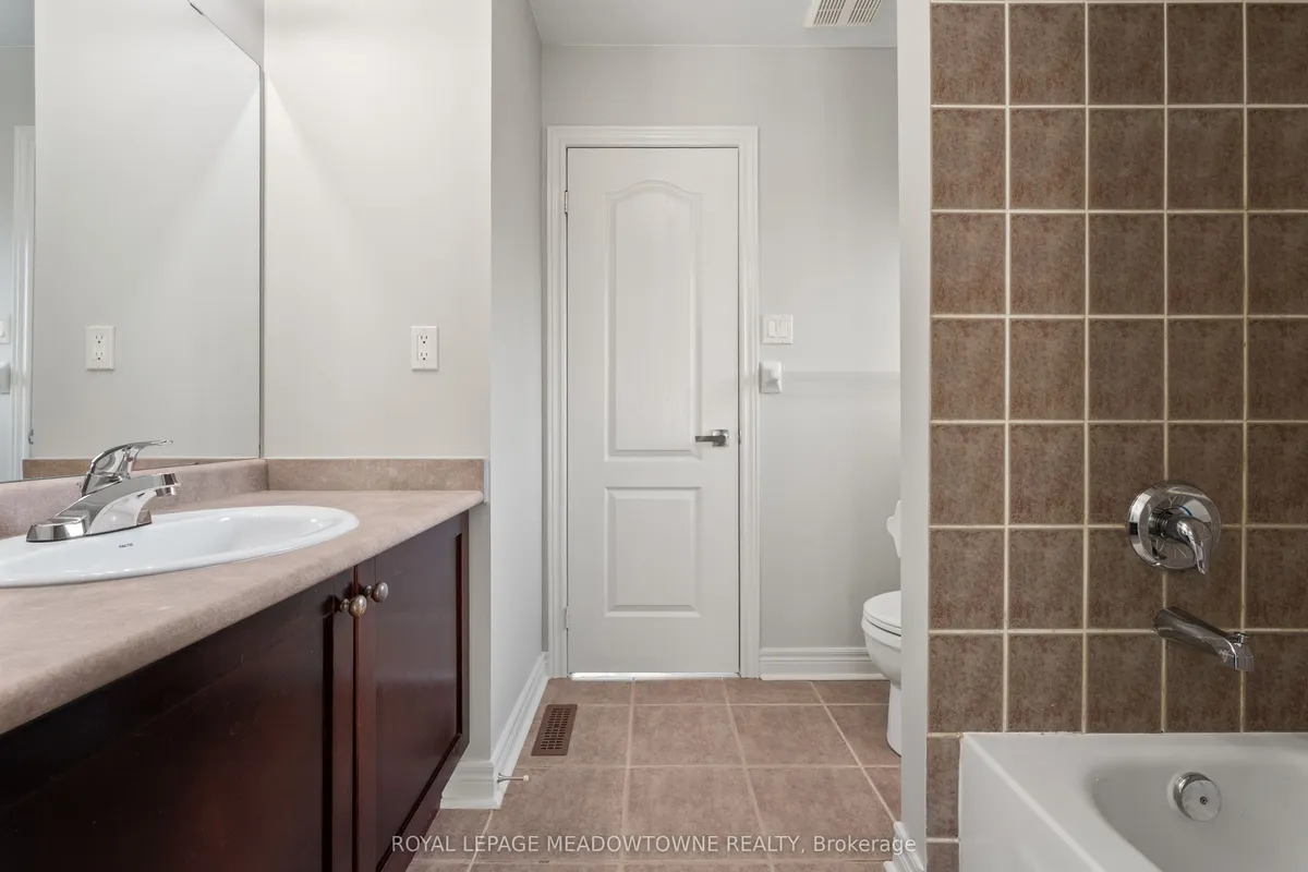 9 Black Bear Trail, ON L6Y 5L2