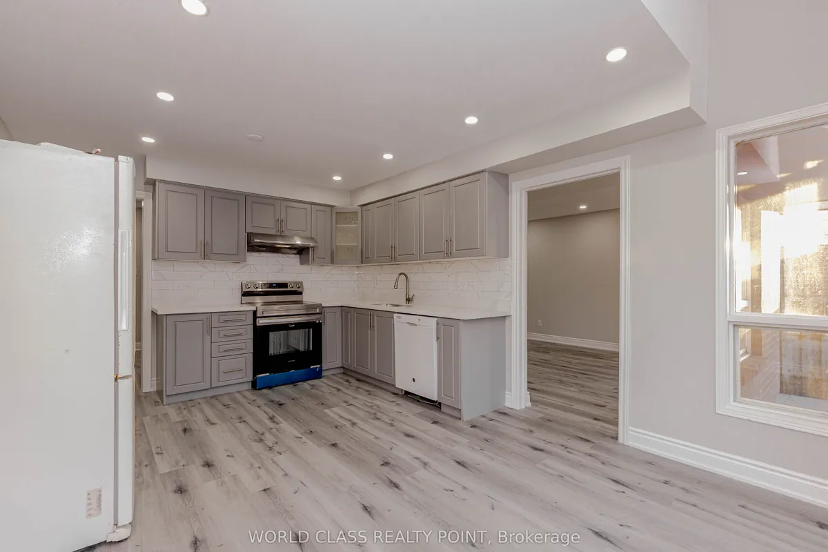 76 Moffatt Avenue, ON L6Y 2P3