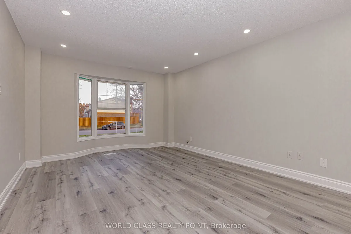 76 Moffatt Avenue, ON L6Y 2P3