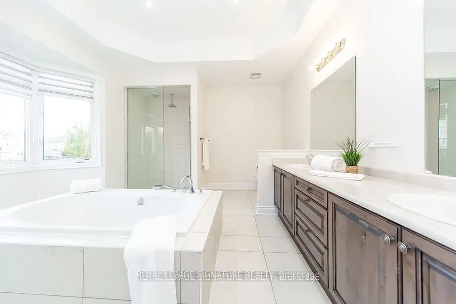 37 Royal West Drive, ON L6X 0Z8