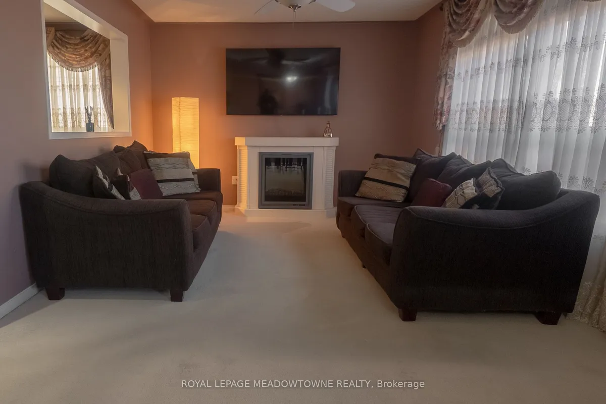 47 Earl Grey Crescent, ON L7A 2L2