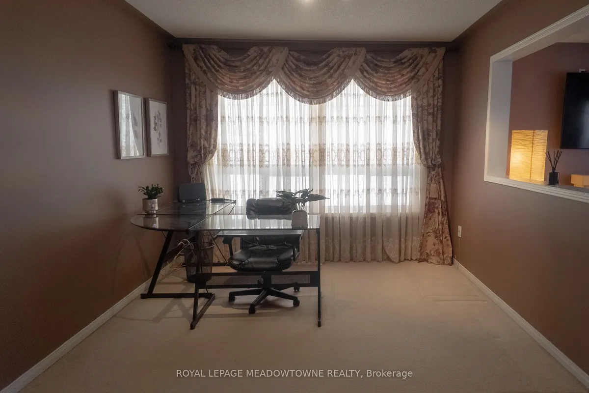 47 Earl Grey Crescent, ON L7A 2L2