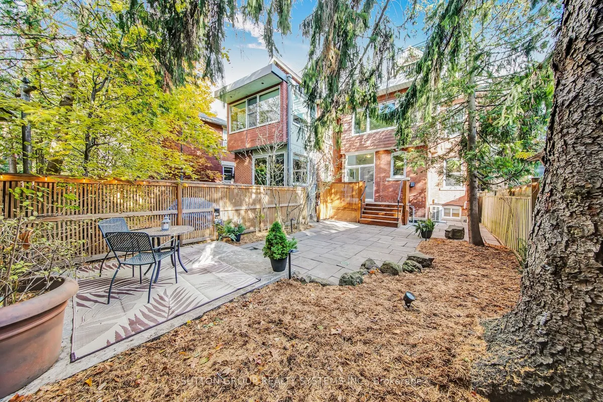 13 Evelyn Crescent, ON M6P 3C8