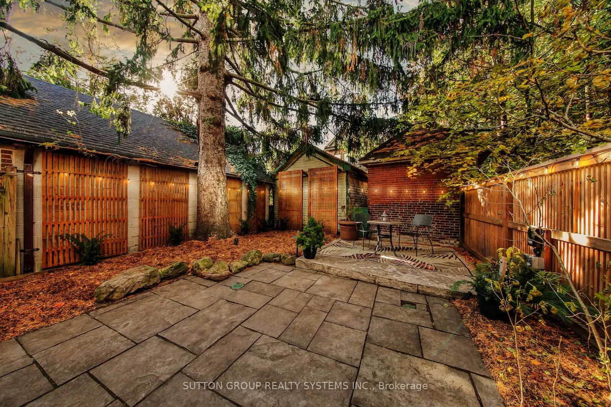 13 Evelyn Crescent, ON M6P 3C8