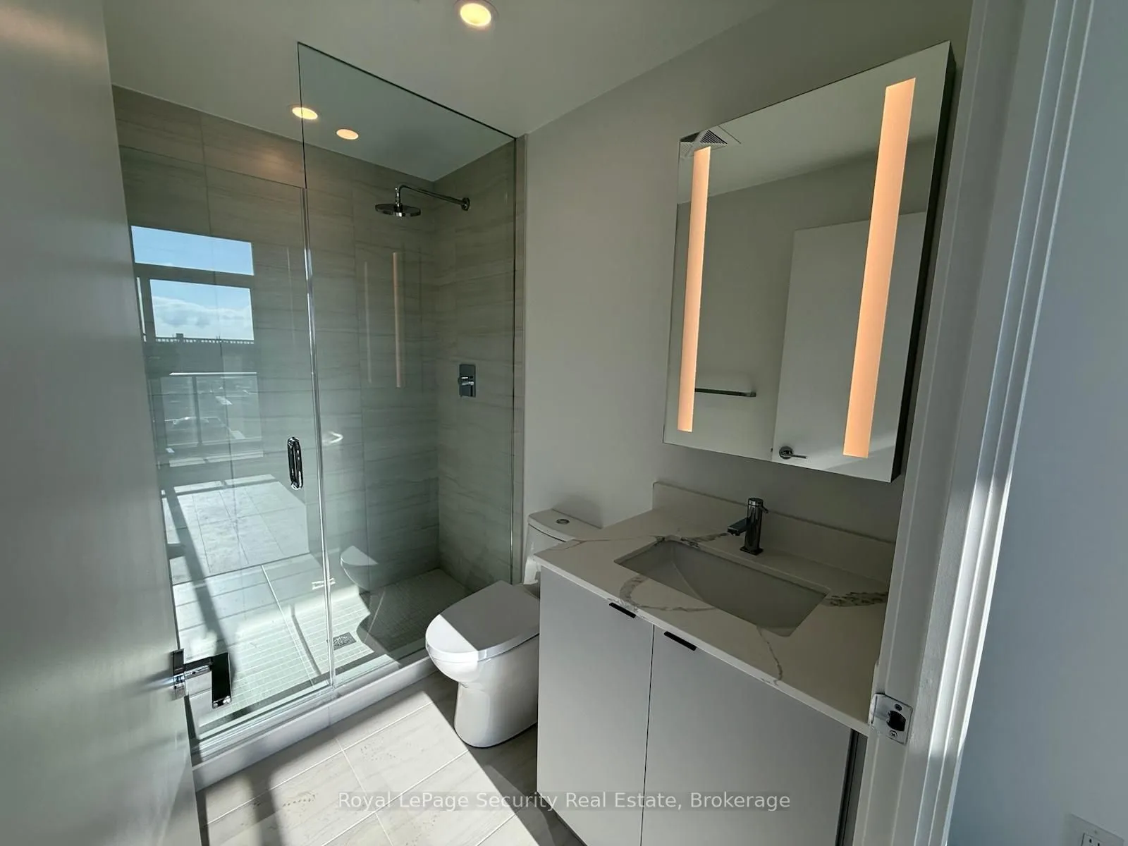 Condo Apartment kitchen at 285 Dufferin Street Toronto