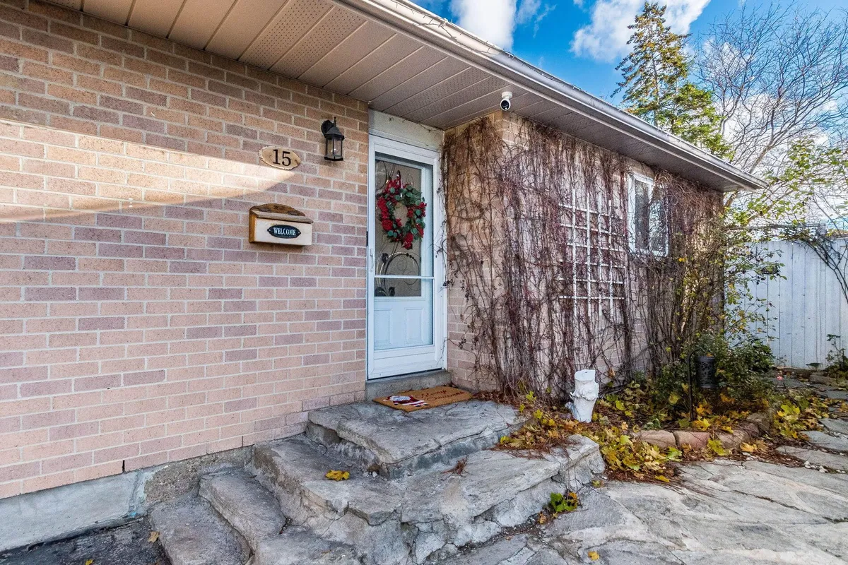 15 Huronia Court, ON L6S 2C7