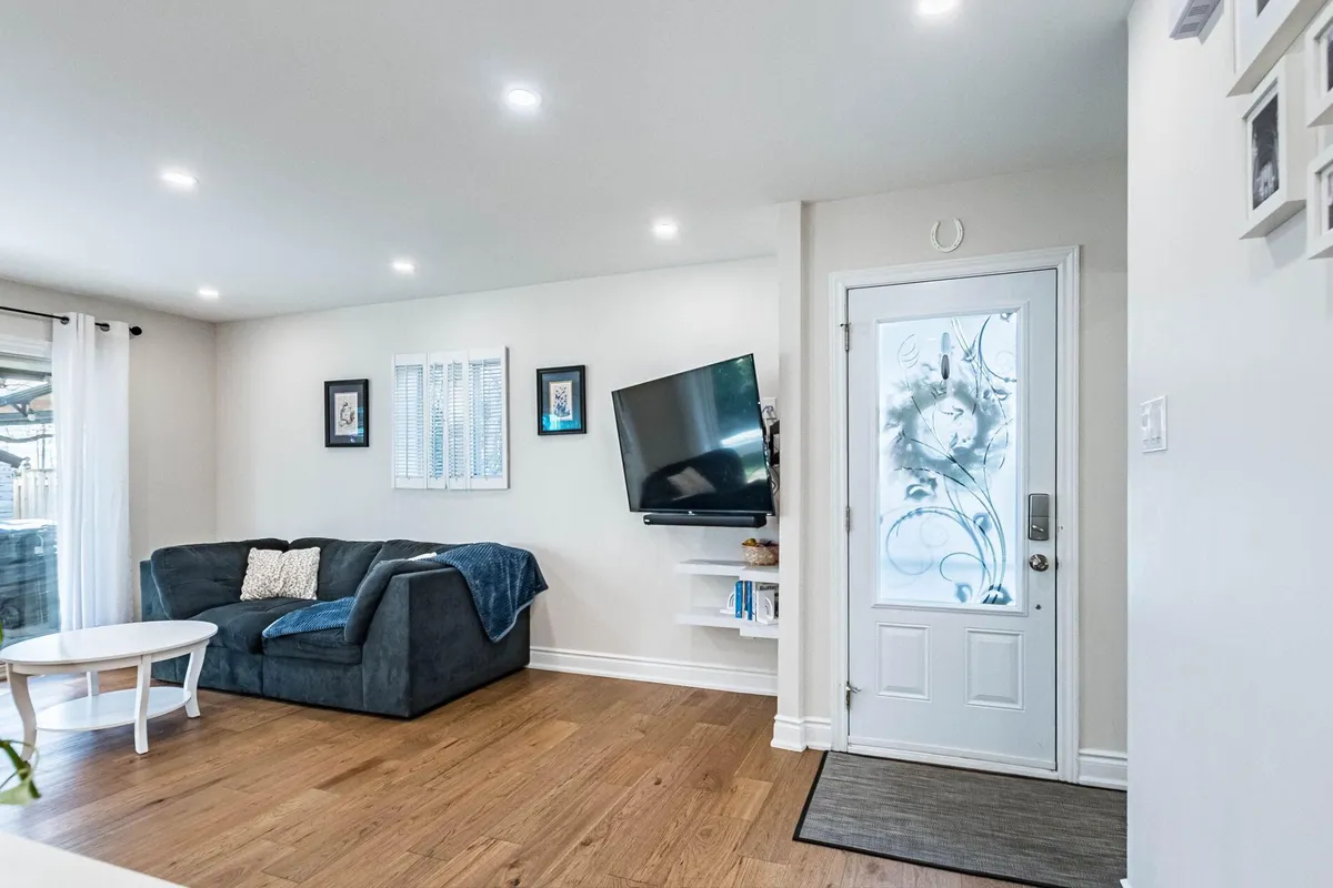 15 Huronia Court, ON L6S 2C7