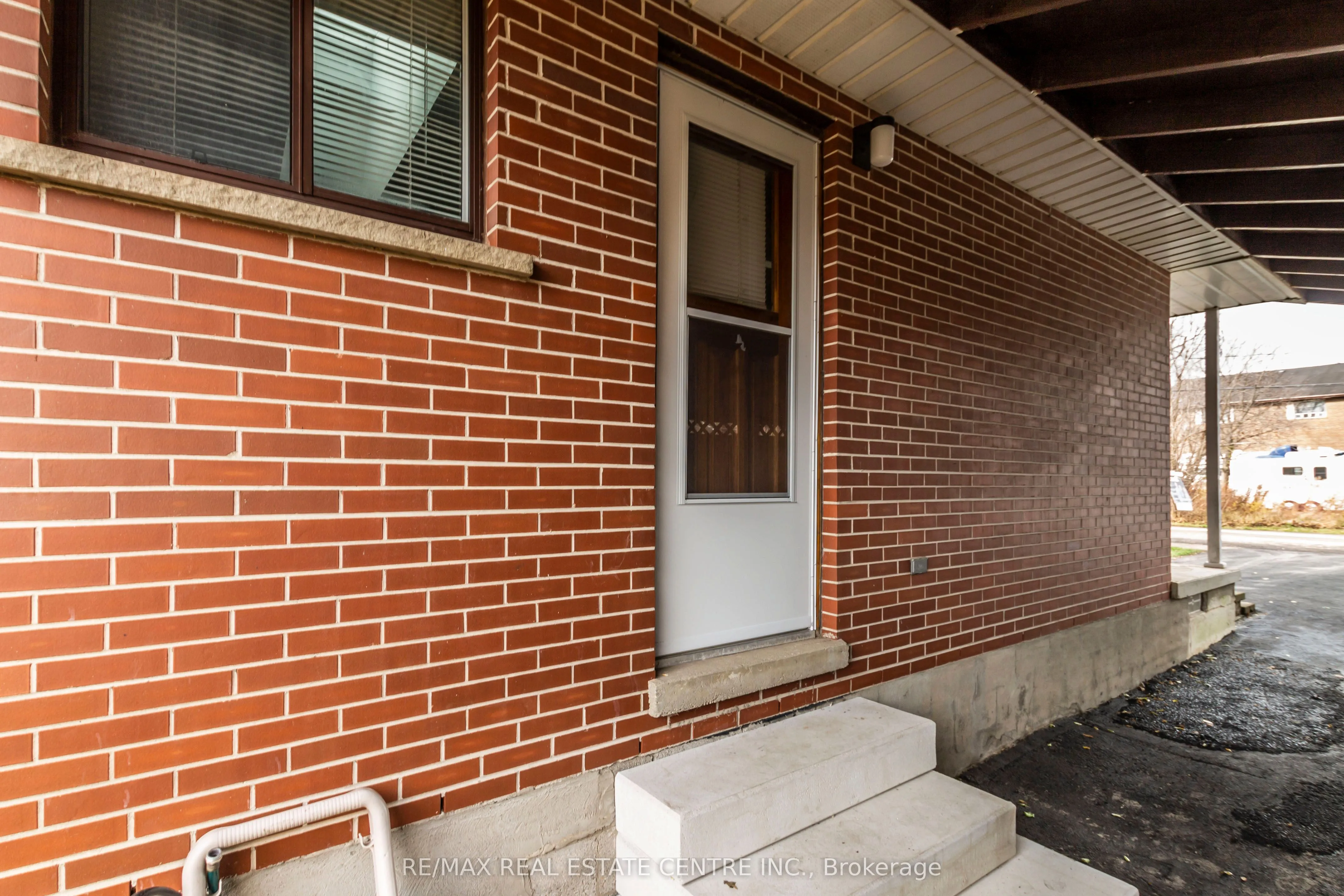 Detached kitchen at 34 Milton Heights Crescent Milton