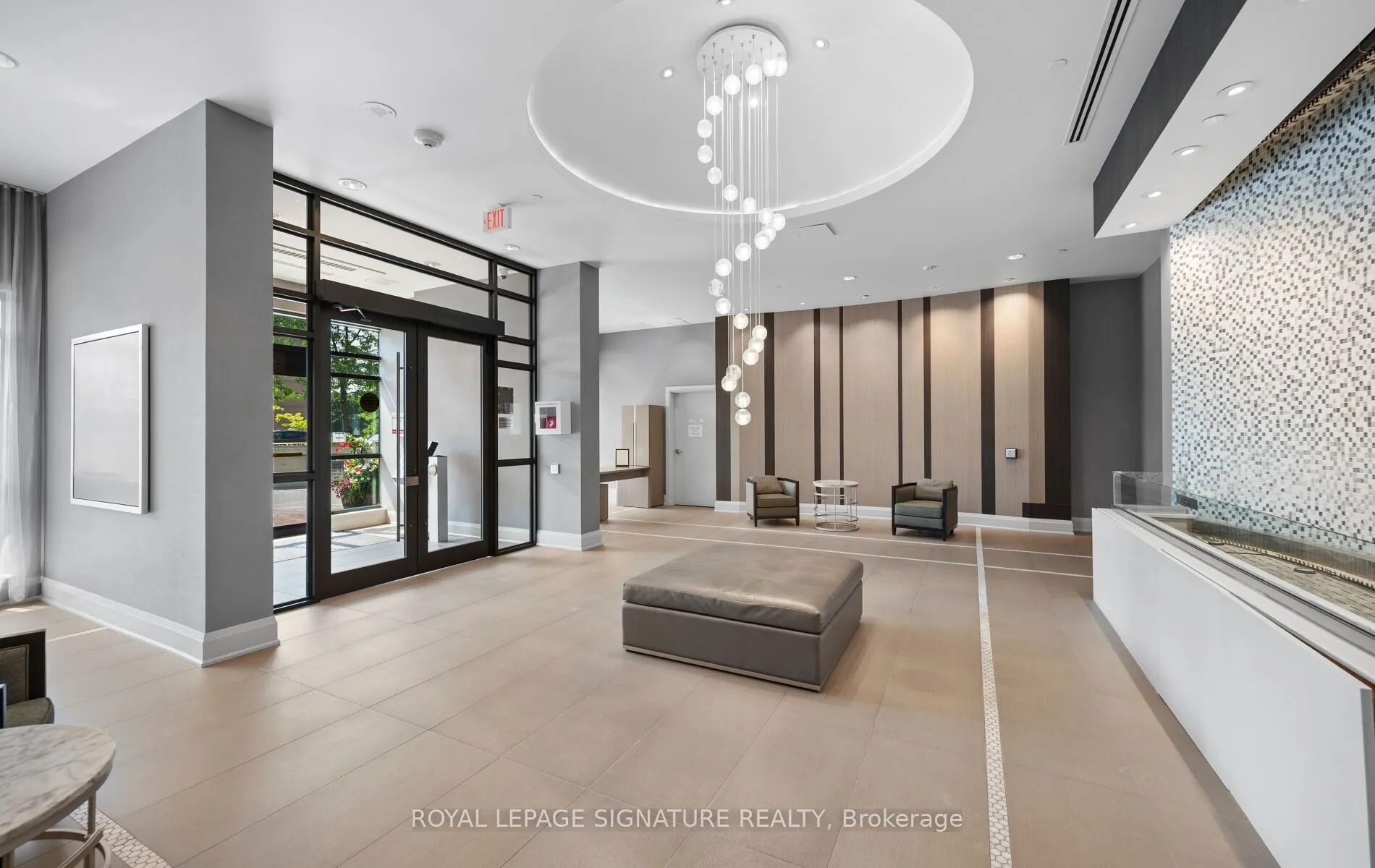 Condo Apartment interior view at 35 Fontenay Court Toronto