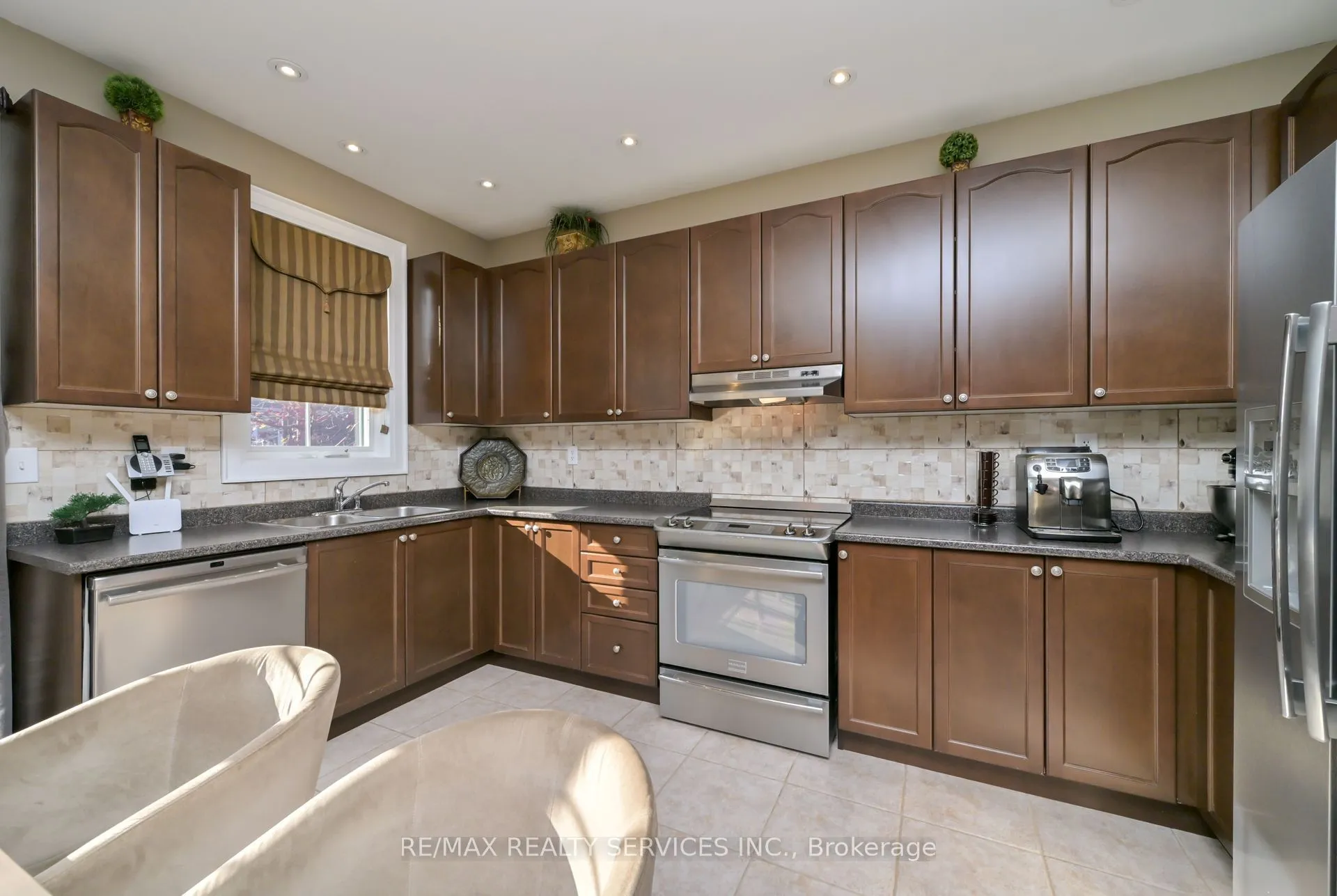 Detached kitchen at 876 Challinor Terrace Milton