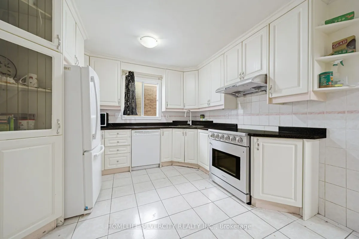 19 Pickard Lane, ON L6Y 2M4