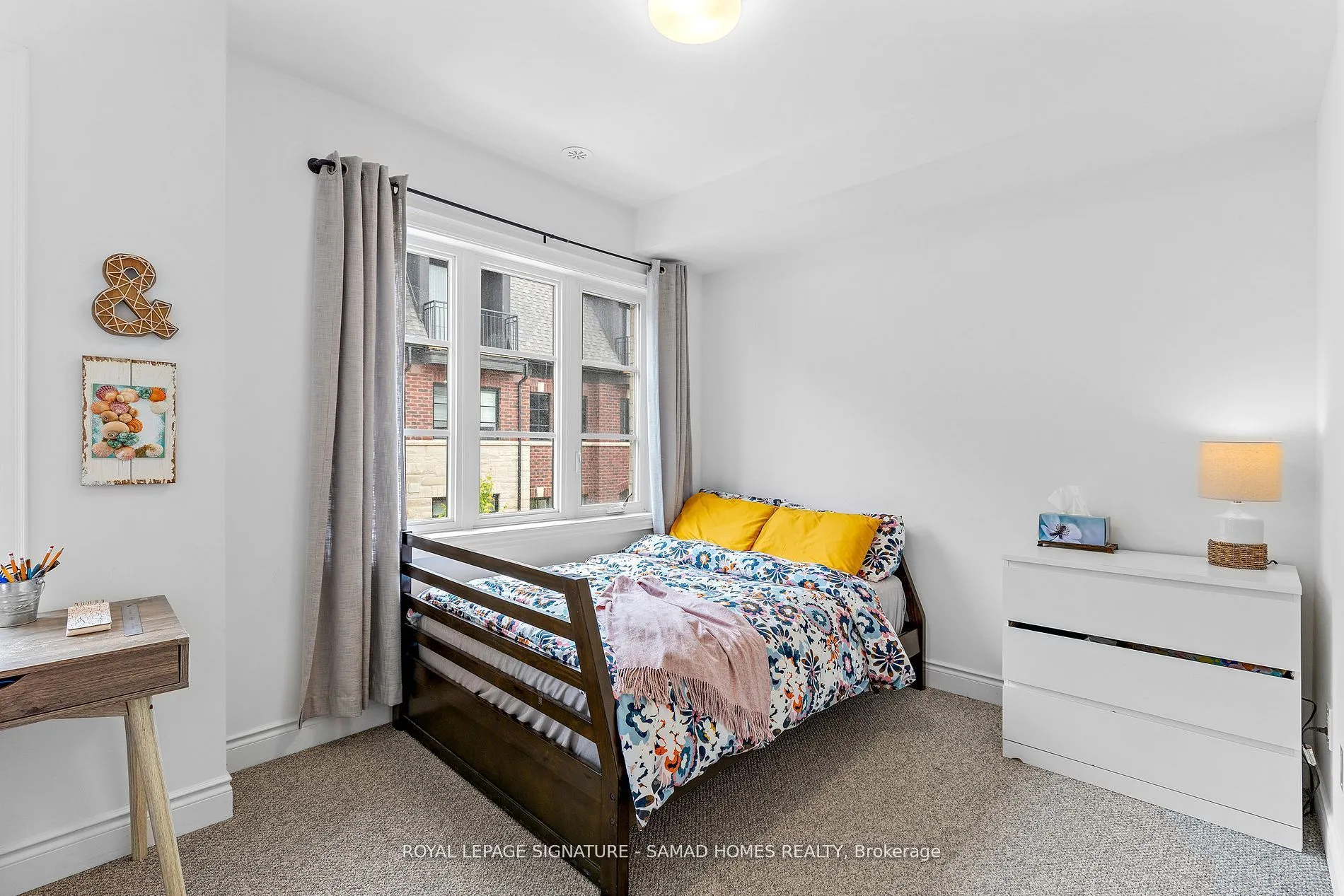 Condo Townhouse kitchen at 26 Lunar Crescent Mississauga