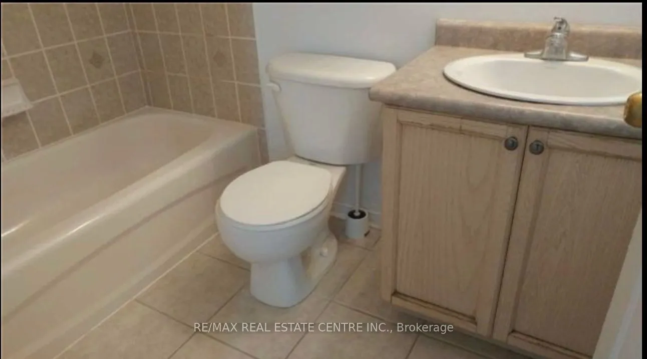 Condo Townhouse interior view at 3150 Erin Centre Boulevard Mississauga