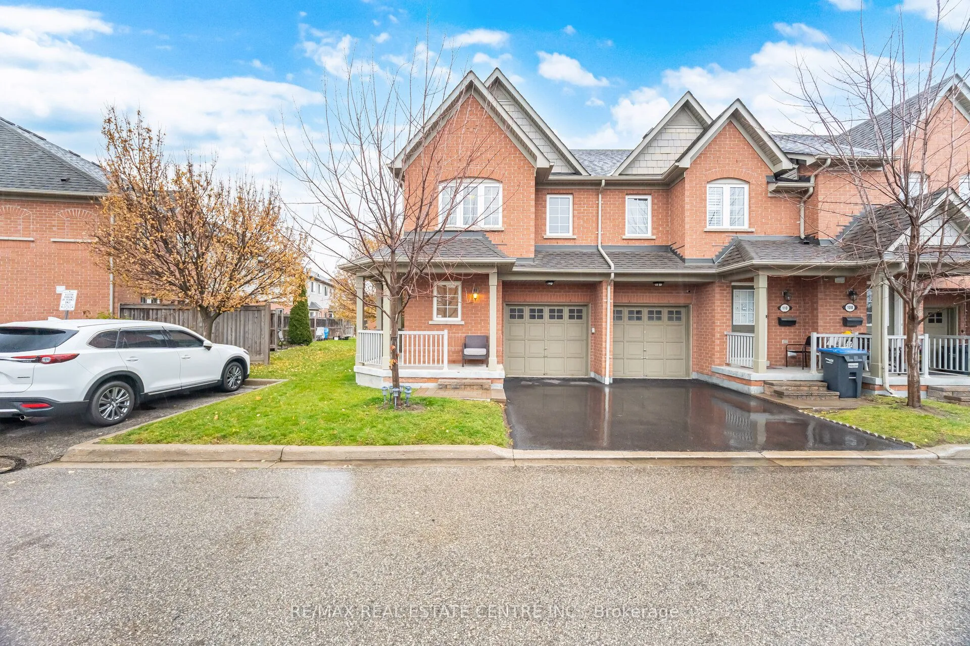 Condo Townhouse 4 bedroom 4 bathroom at 3150 Erin Centre Boulevard in Mississauga - MLS# W12578156