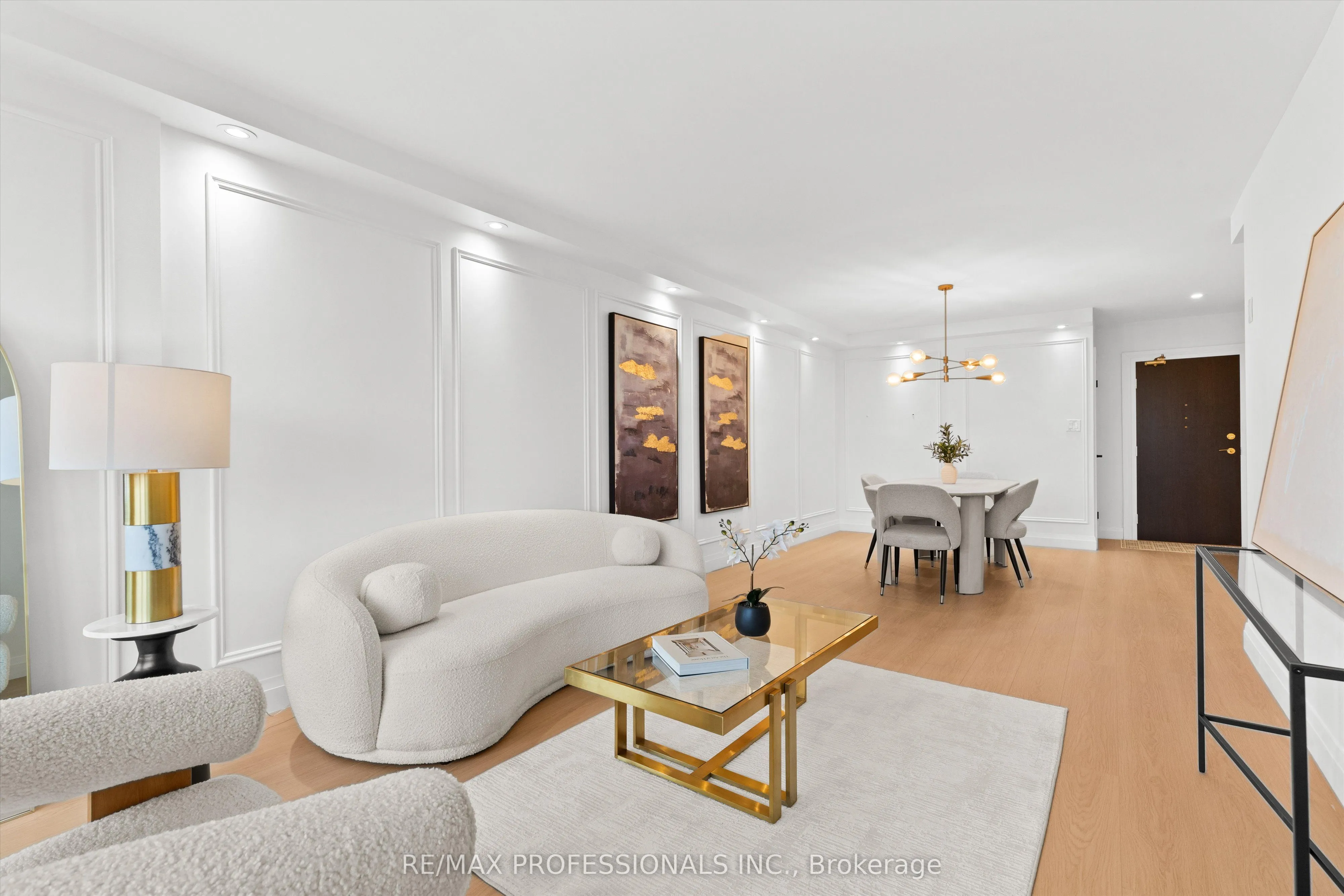 Condo Apartment kitchen at 820 Burnhamthorpe Road Toronto