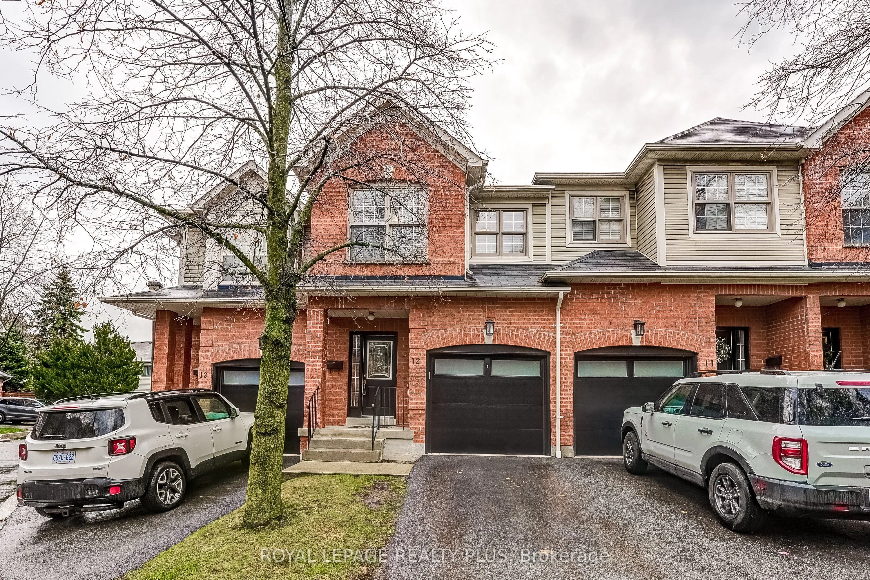 Condo Townhouse 3 bedroom 3 bathroom at 2385 Fifth Line in Mississauga - MLS# W12581402