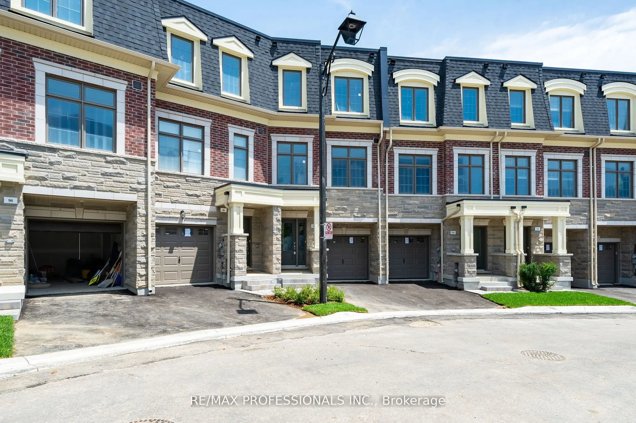 Att/Row/Townhouse interior view at 100 Salina Street Mississauga