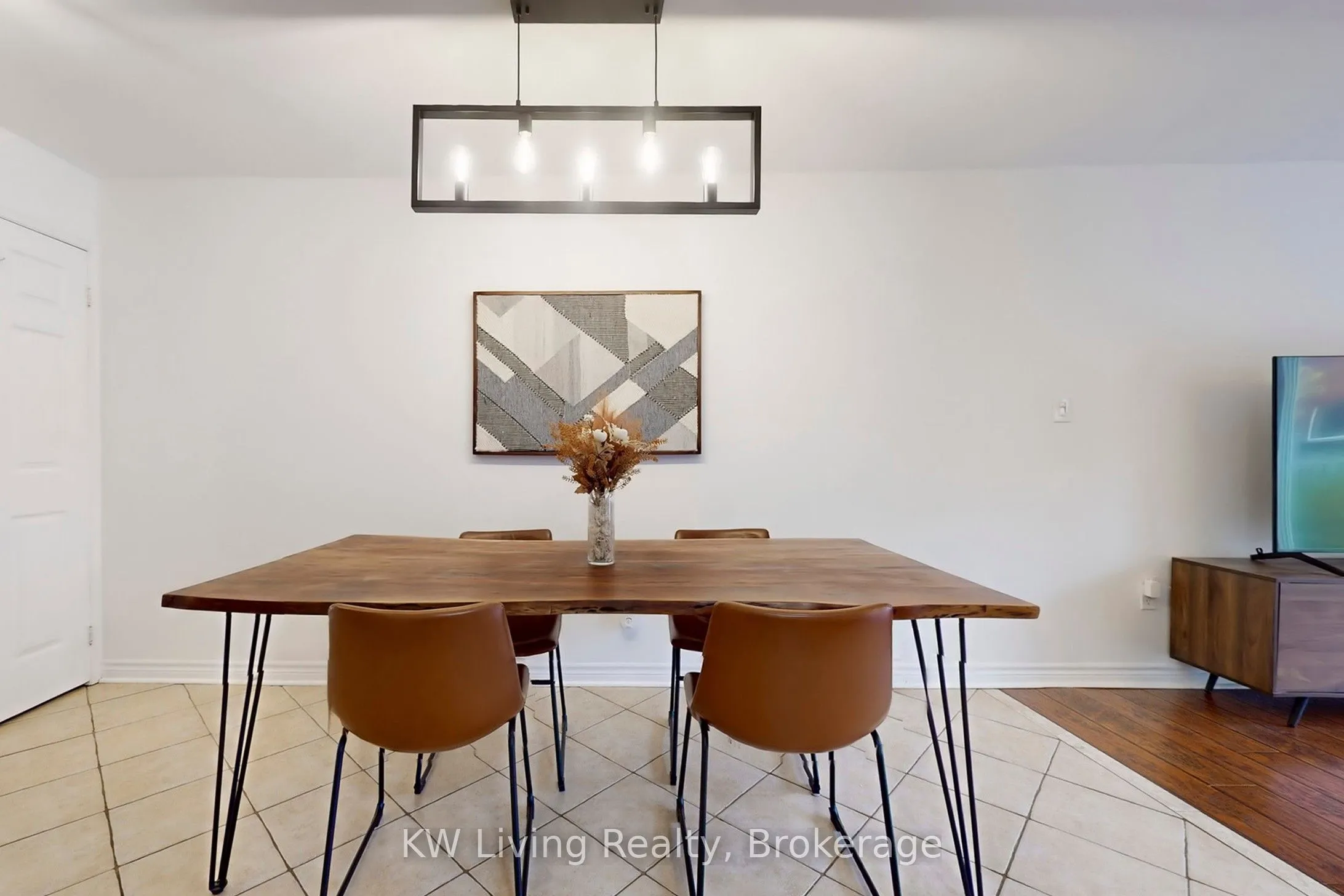 Att/Row/Townhouse kitchen at 759 Gleeson Road Milton