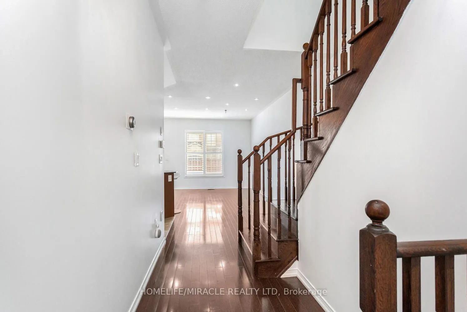 Att/Row/Townhouse interior view at 745 Farmstead Drive Milton
