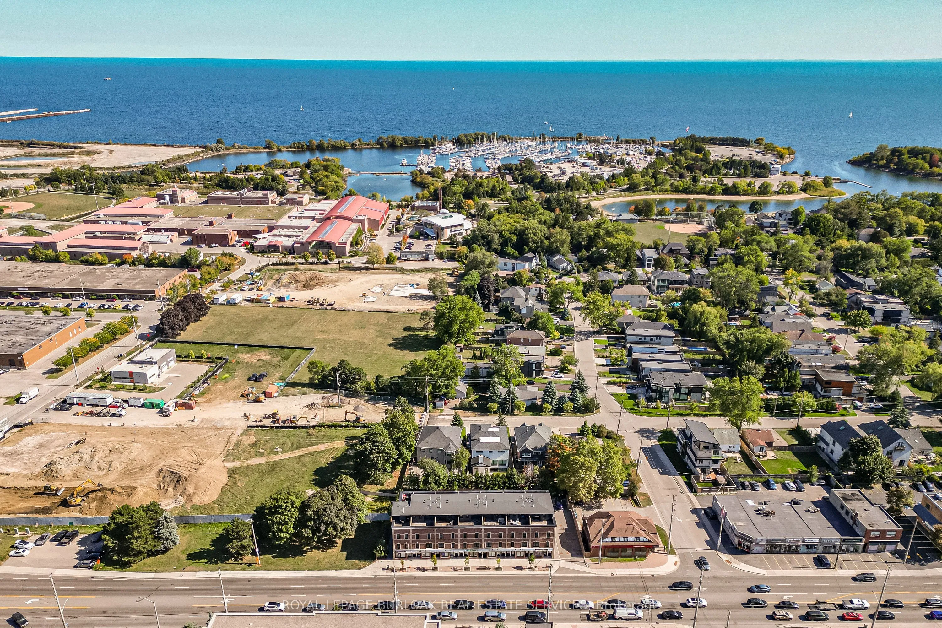 Condo Townhouse living room at 760 Lakeshore Road Mississauga
