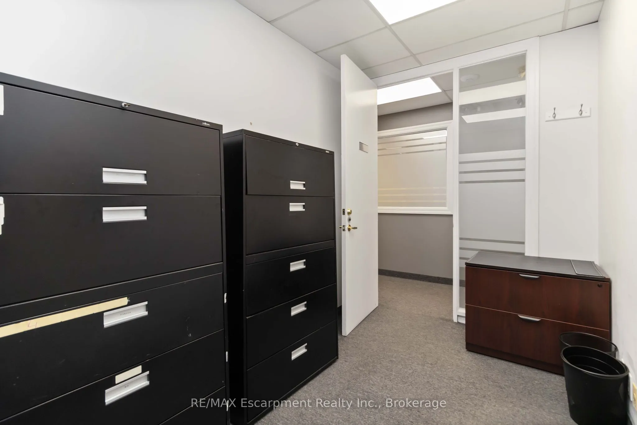 Office living room at 53 VILLAGE CENTRE Place Mississauga