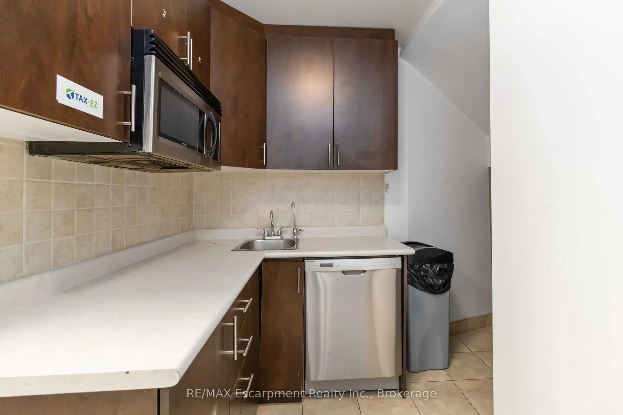 Office interior view at 53 VILLAGE CENTRE Place Mississauga