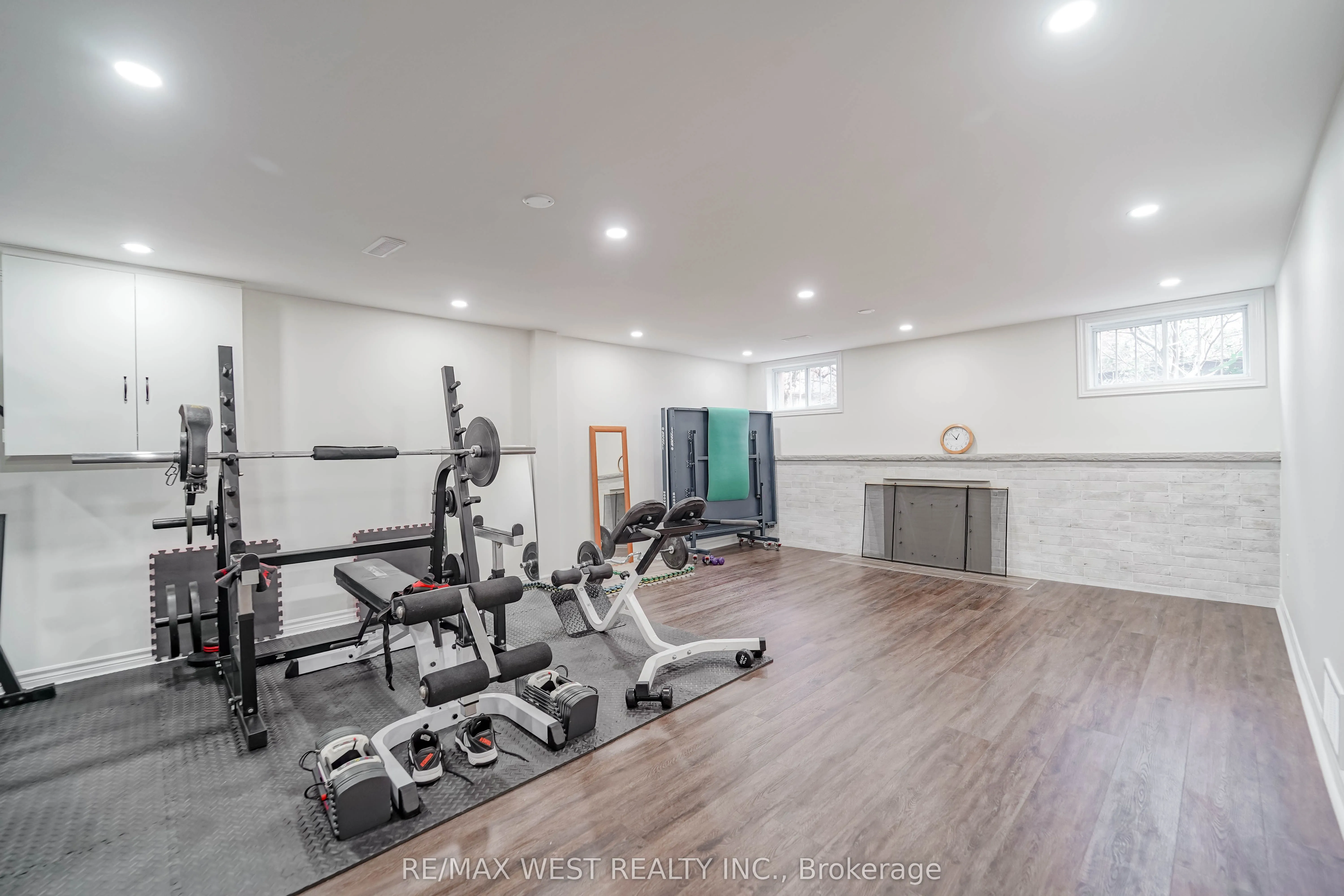 Detached kitchen at 17 Clay Court Toronto