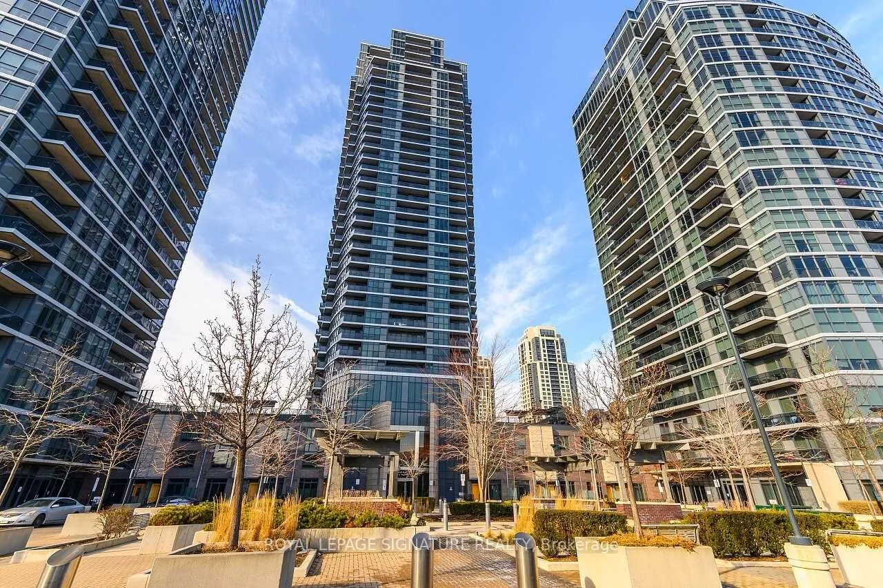 Condo Apartment 2 bedroom 1 bathroom at 5 Valhalla Inn Road in Toronto - MLS# W12584534
