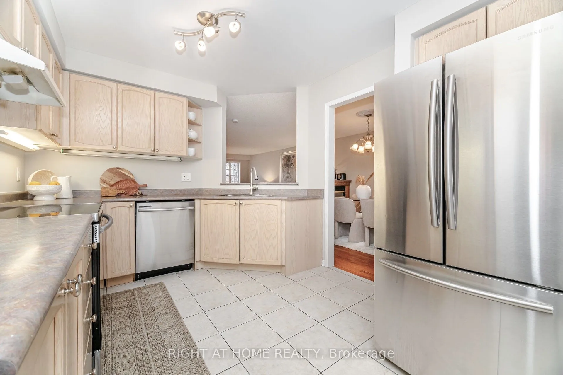 Att/Row/Townhouse interior view at 1150 Davis Lane Milton