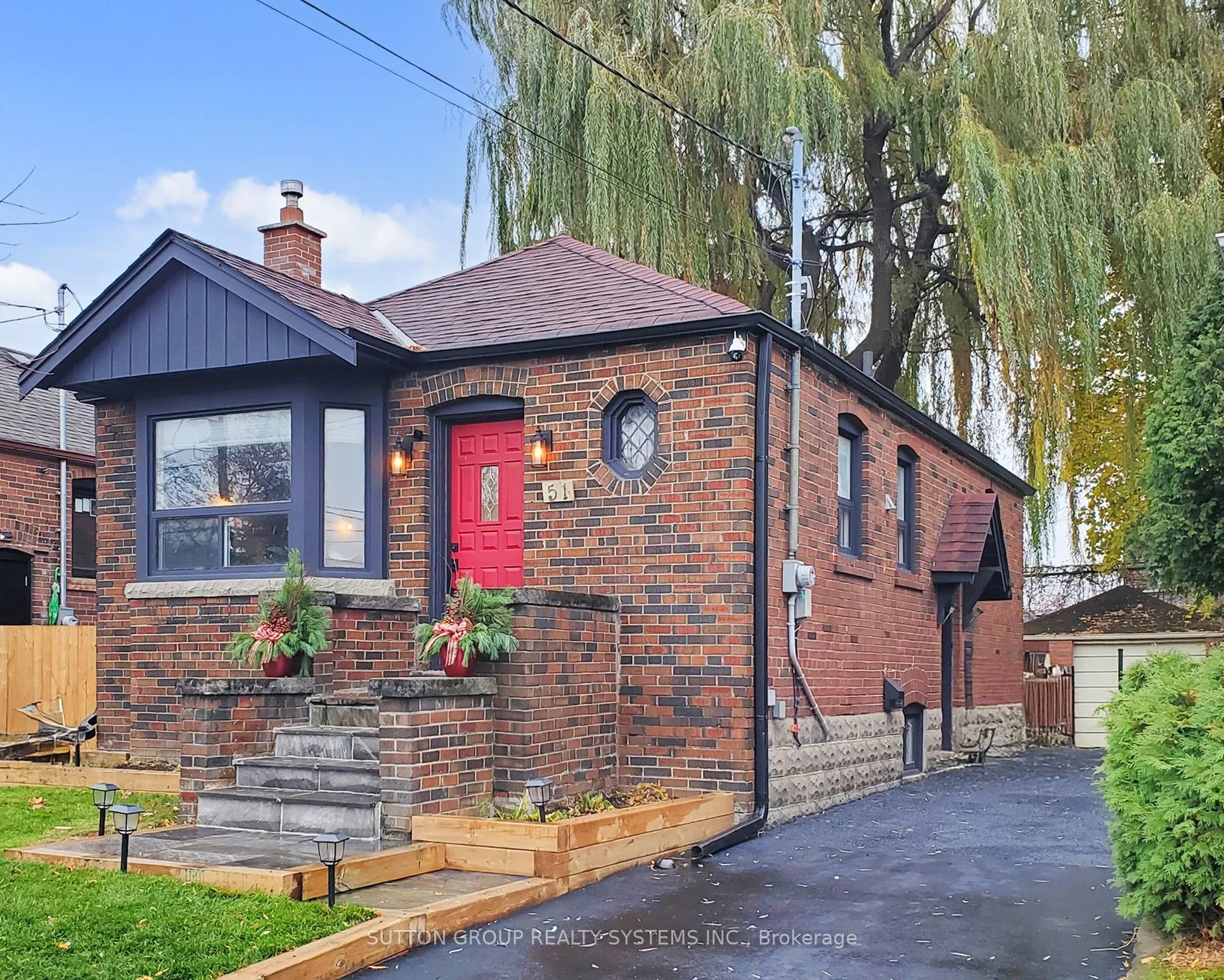 Detached 3 bedroom 2 bathroom at 51 Juliet Crescent in Toronto - MLS# W12585390