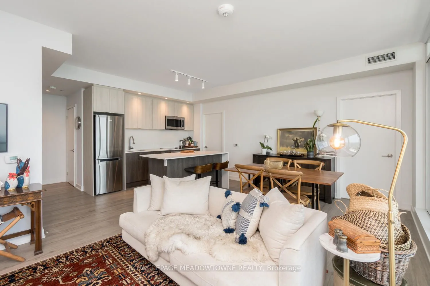 Condo Apartment 2 bedroom 3 bathroom at 1926 Lake Shore Boulevard in Toronto - MLS# W12585738