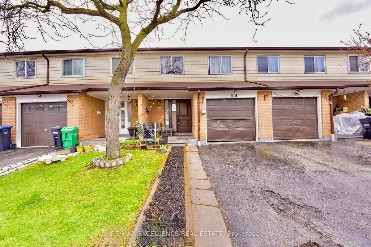 Condo Townhouse 5 bedroom 3 bathroom at 7500 Goreway Drive in Mississauga - MLS# W12586372