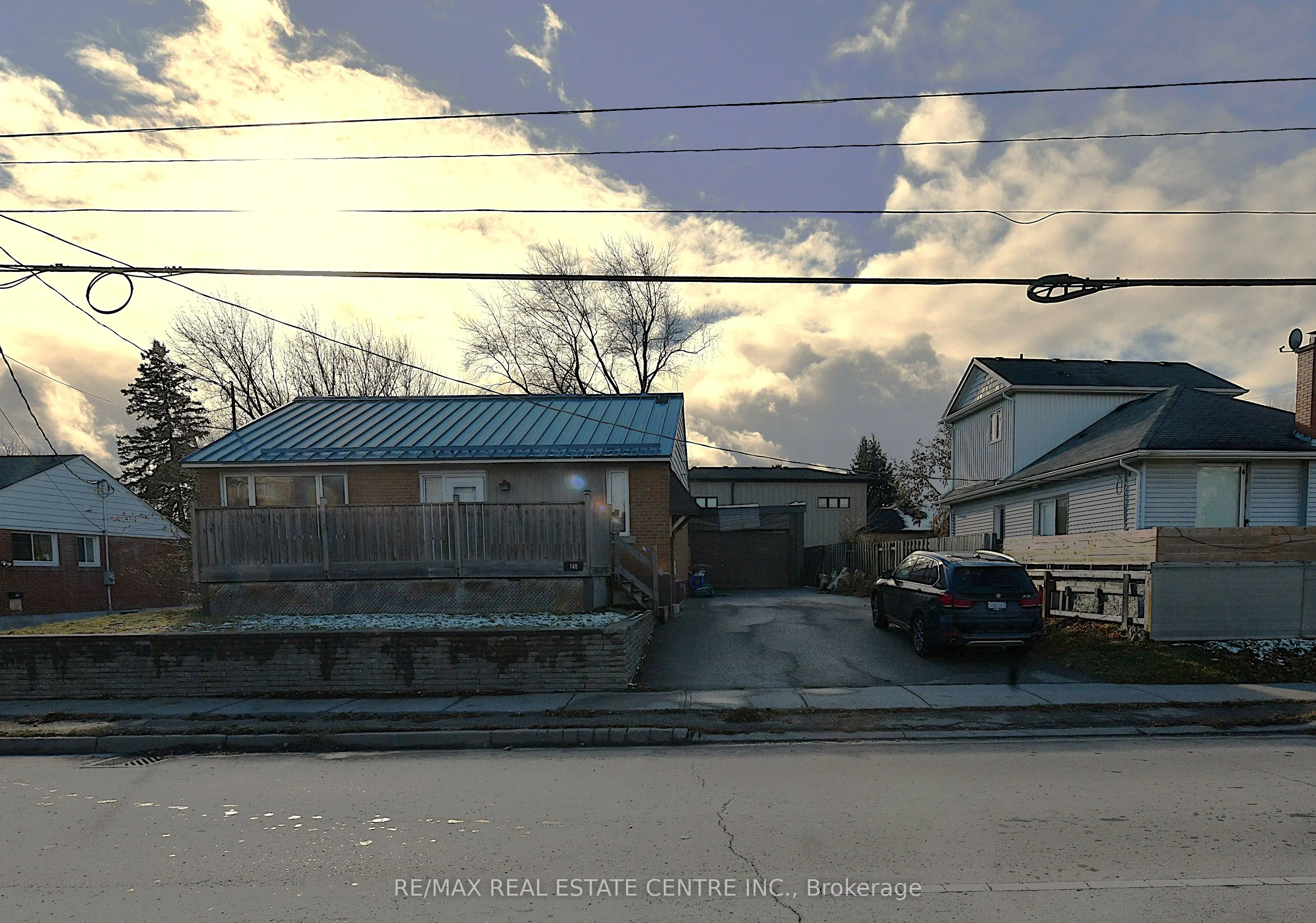 Detached 4 bedroom 2 bathroom at 148 Ontario Street in Milton - MLS# W12586588