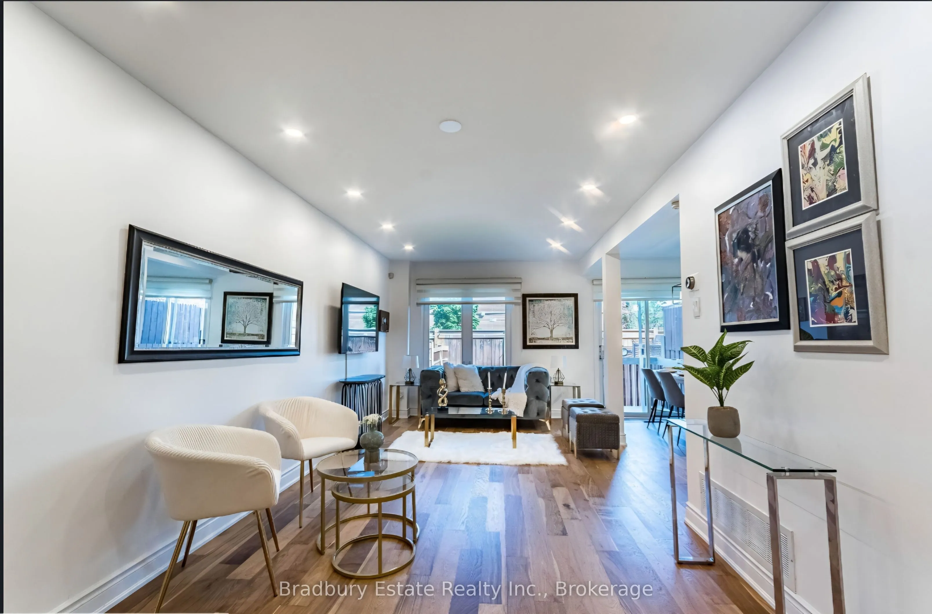 Att/Row/Townhouse kitchen at 6973 Lisanne Court Mississauga