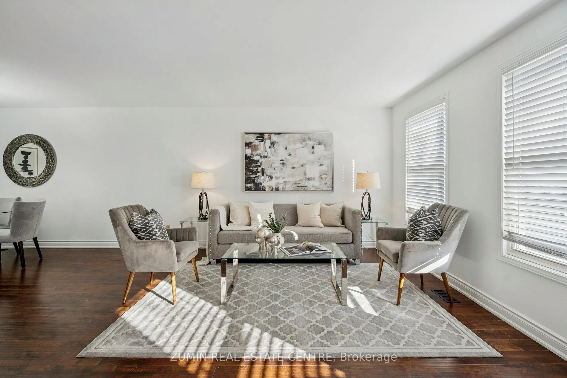 Detached living room at 725 COULSON Avenue Milton