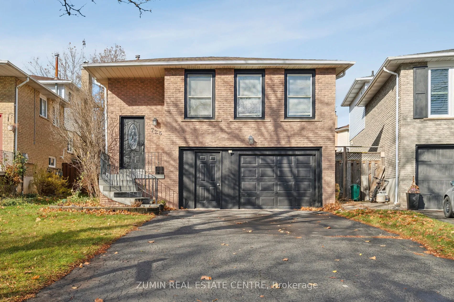Detached 5 bedroom 3 bathroom at 725 COULSON Avenue in Milton - MLS# W12587116