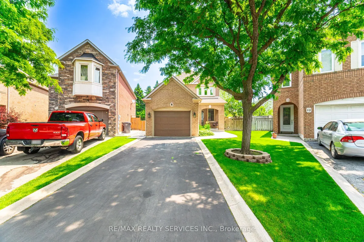 8 Inwood Place, ON L6R 1T2