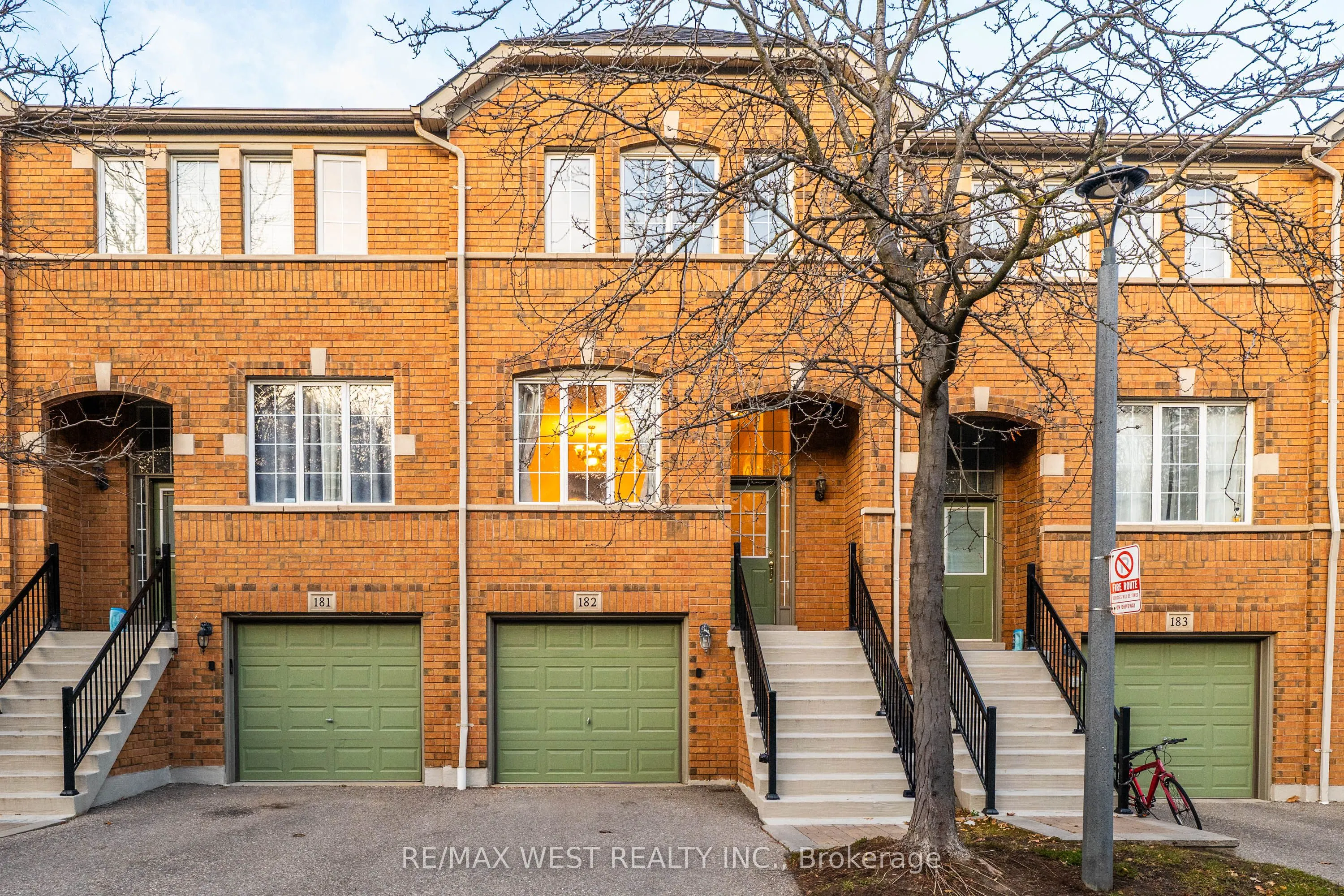 Condo Townhouse interior view at 5530 Glen Erin Drive Mississauga