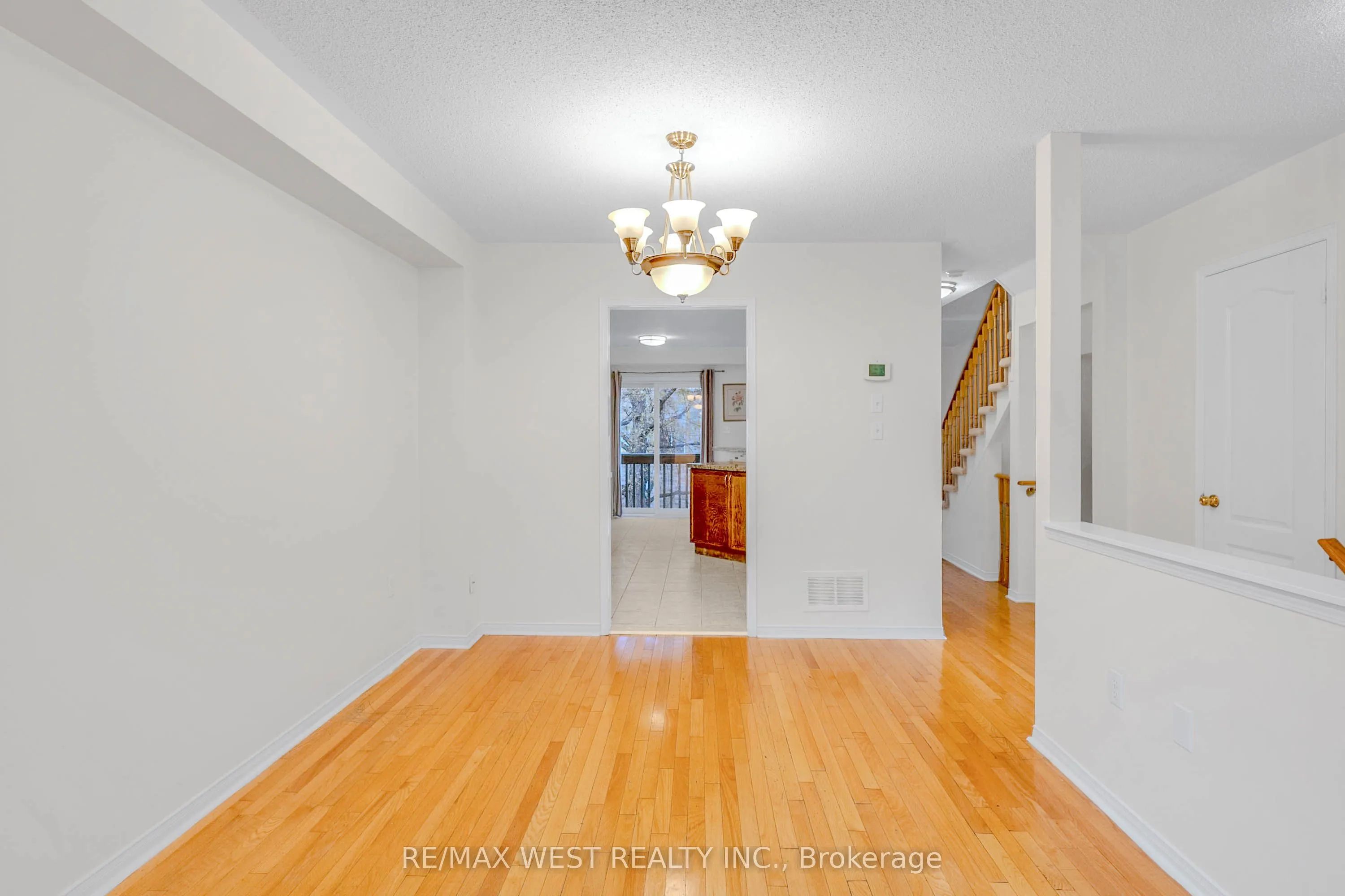 Condo Townhouse kitchen at 5530 Glen Erin Drive Mississauga